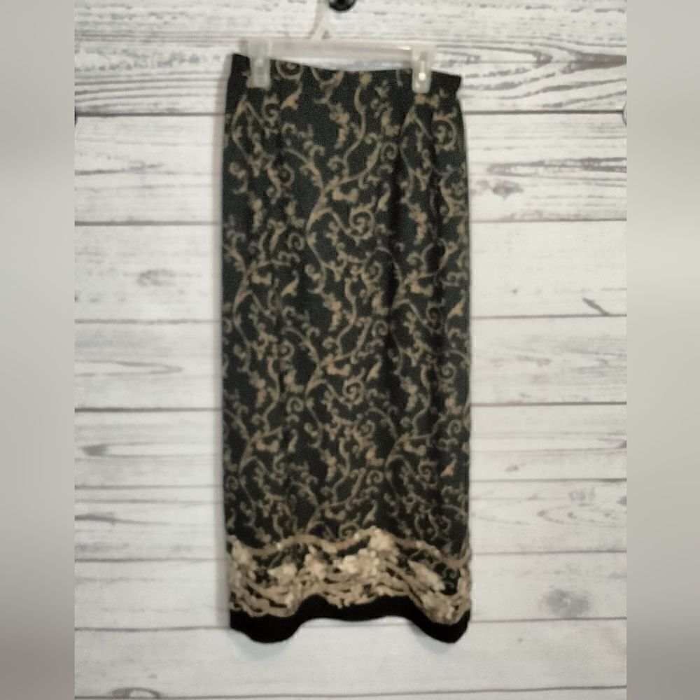 "Liz Baker" woman's skirt